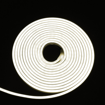 Белый_светит